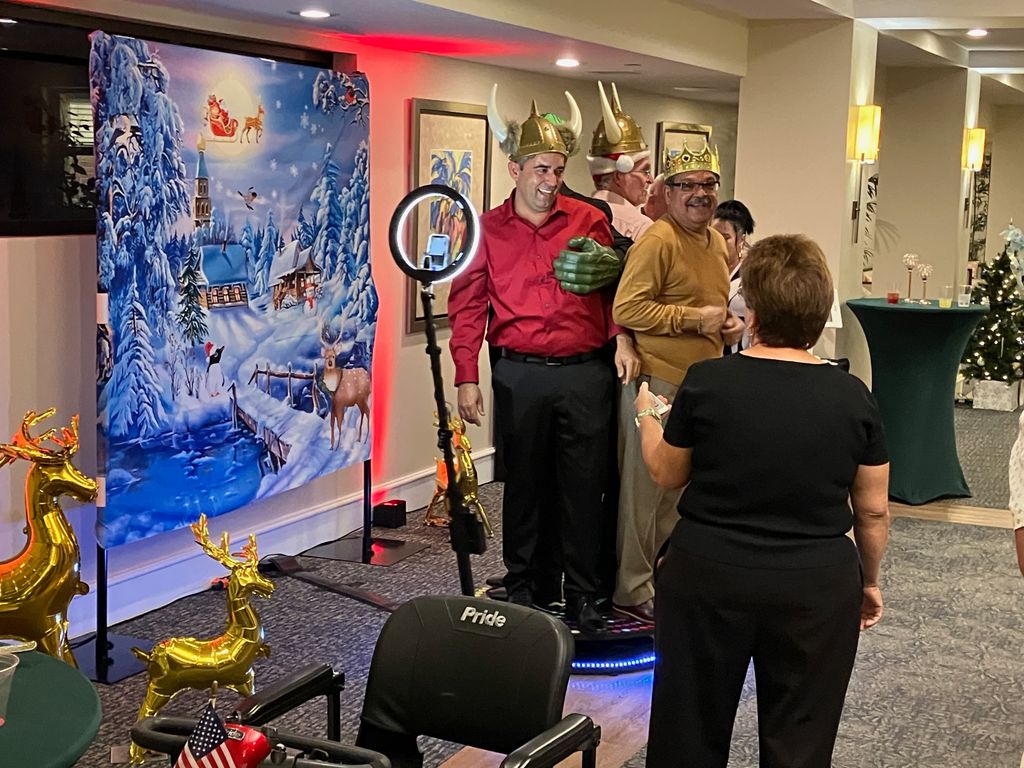 Guys having some 360 Booth fun!