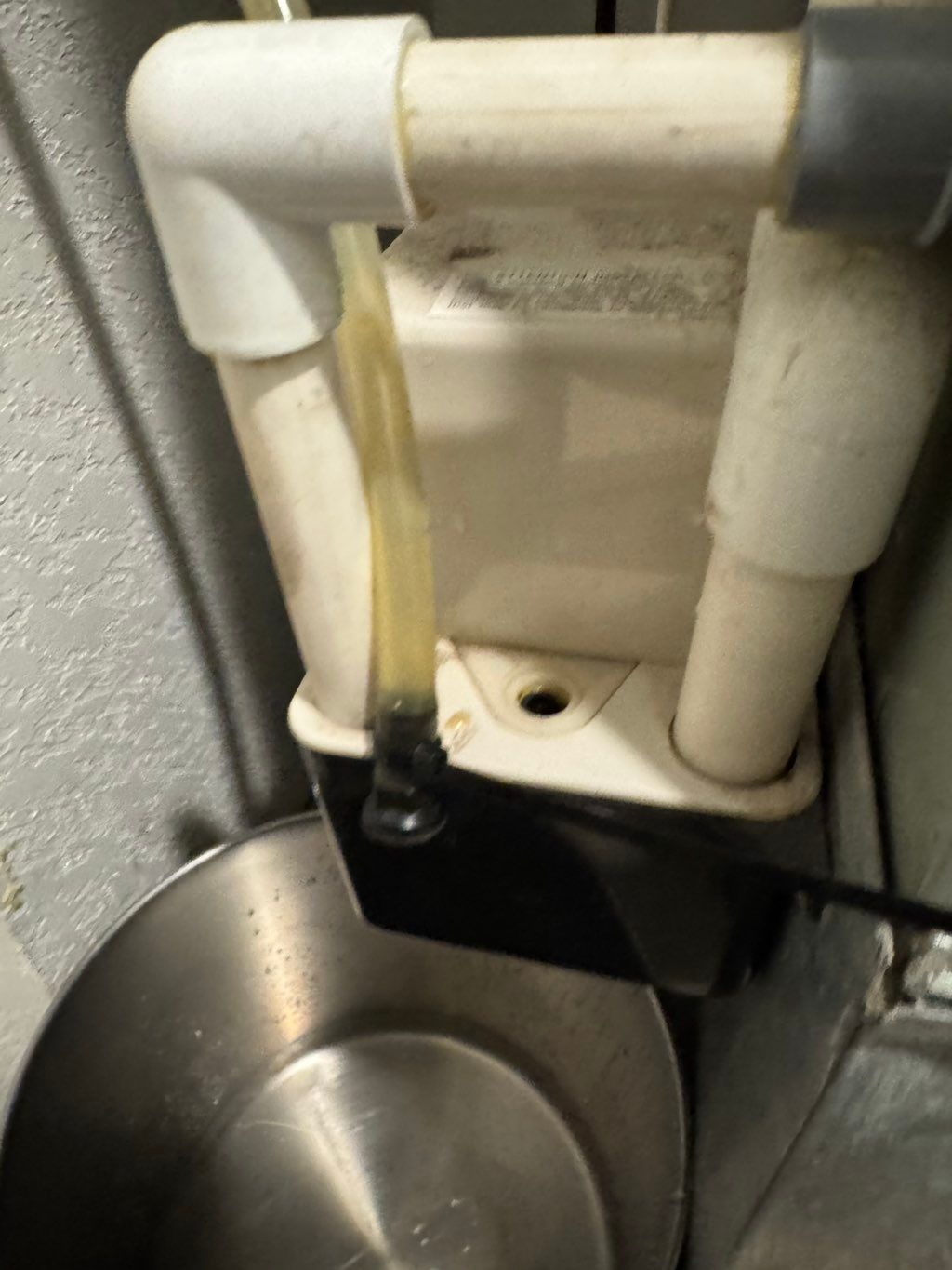 Broken condensate pump 