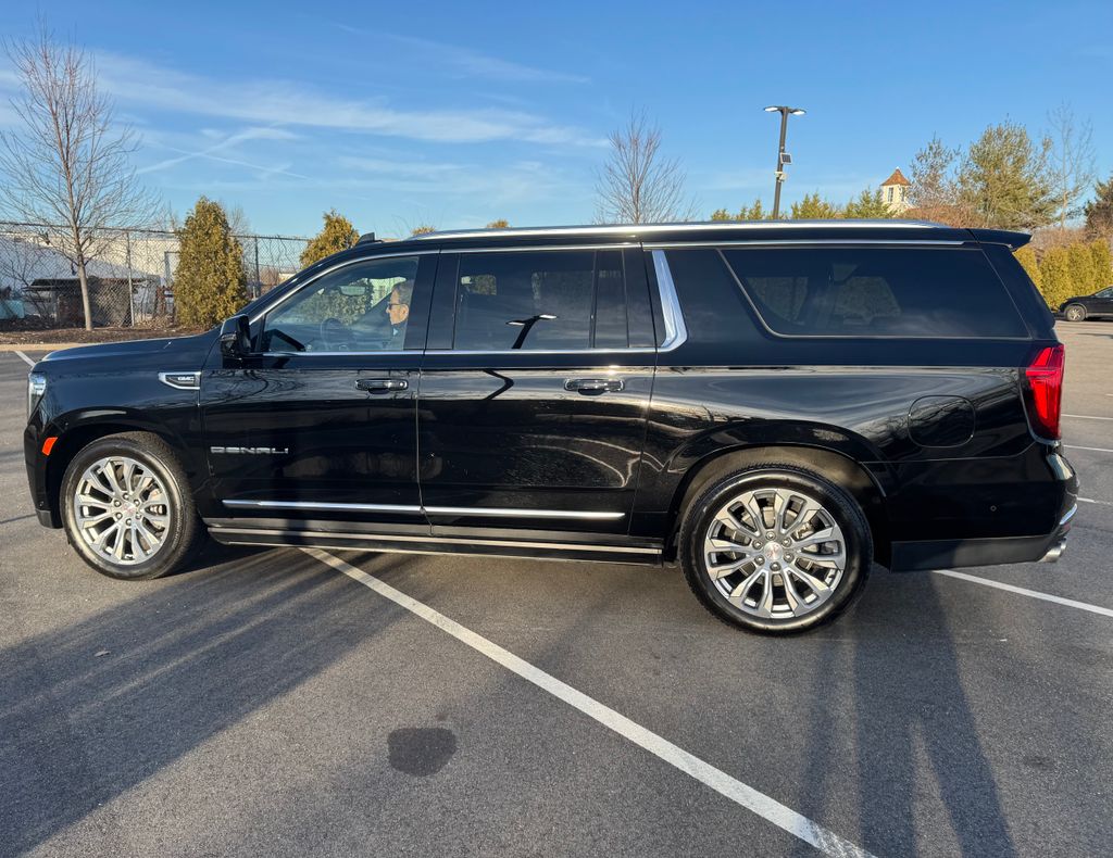 6 PASSENGER GMC YUKON DENALI ULTIMATE