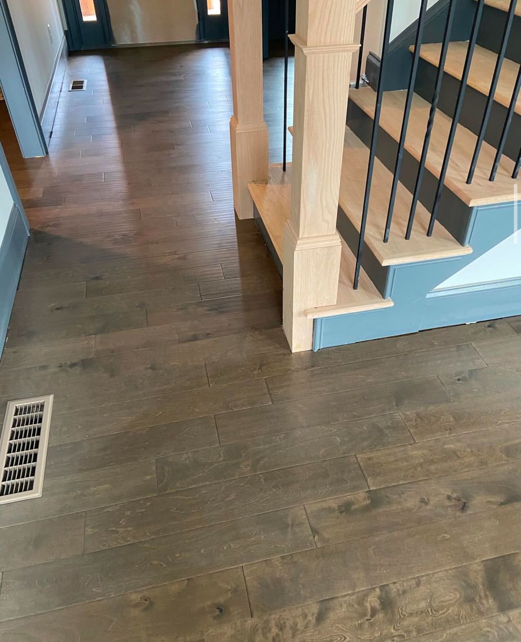 Seamless hardwood flooring installation for a clea