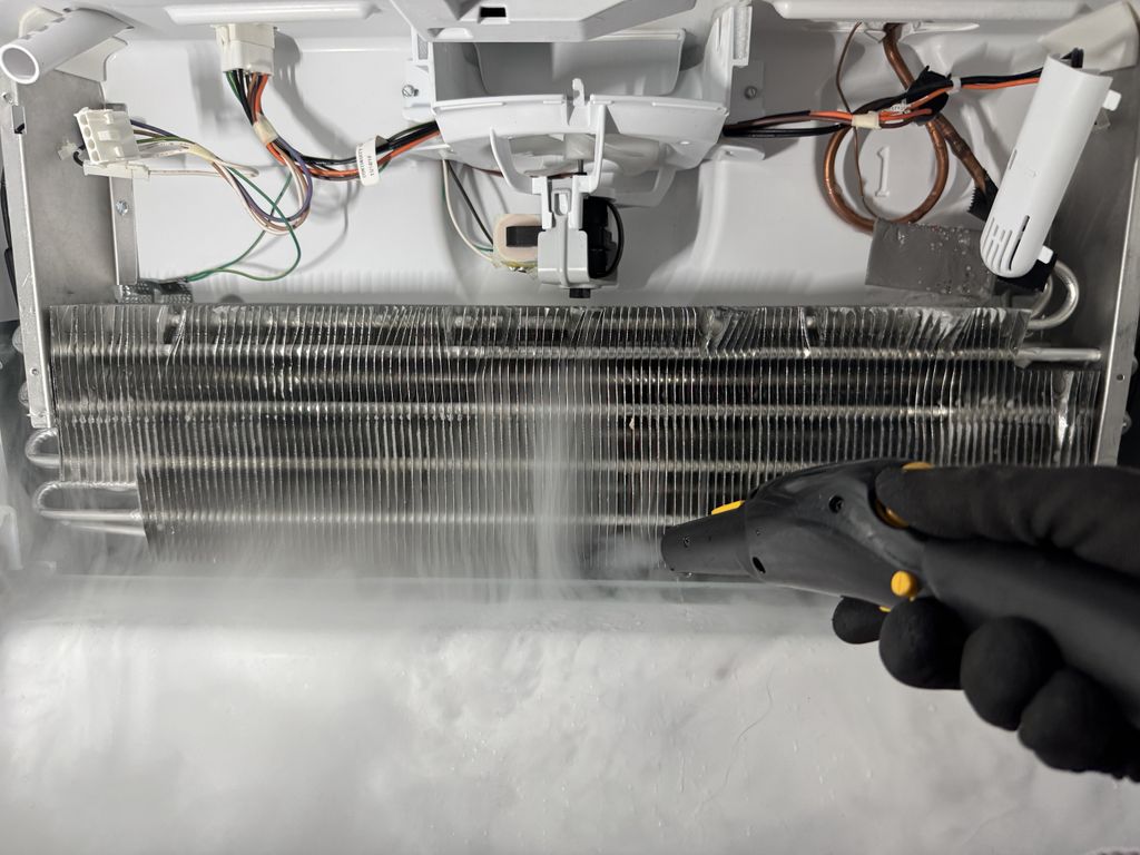 The evaporator is the main indicator of compressor