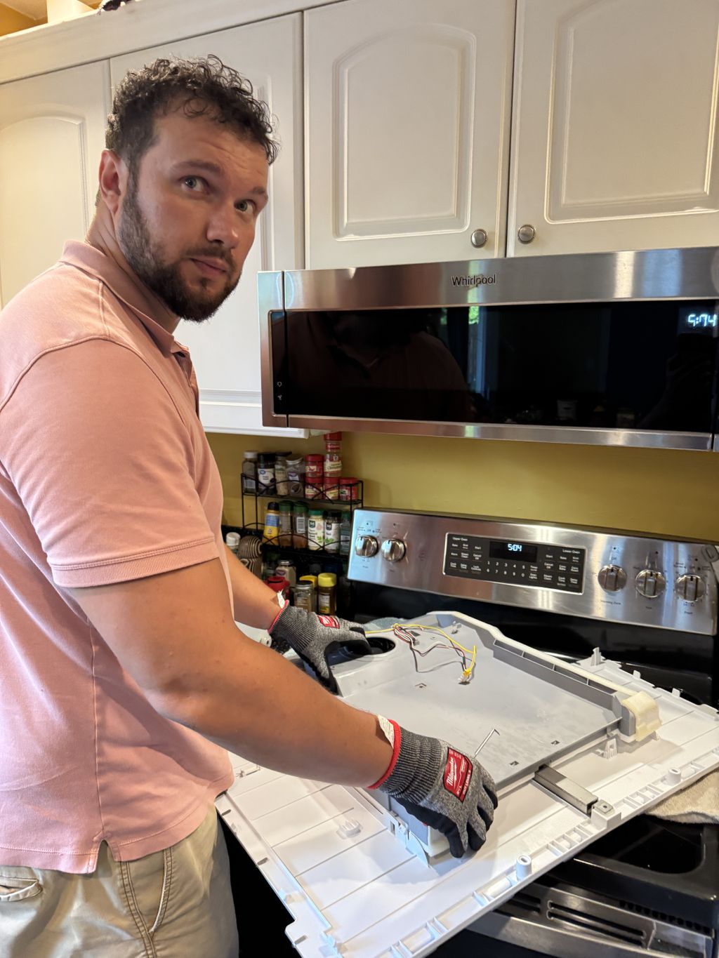 Tech Zak replaces refrigerator fan