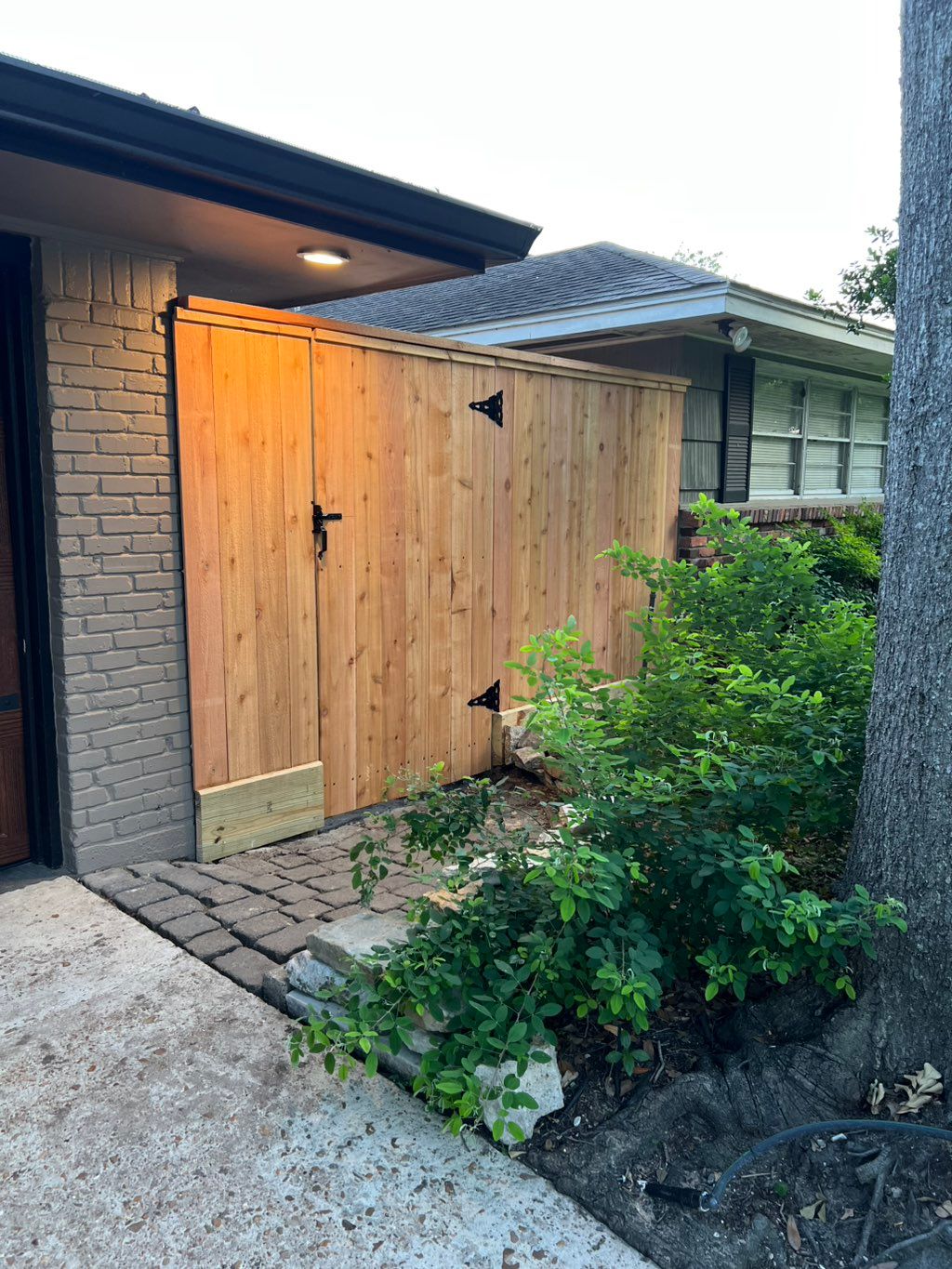 8’tall cap & trim fence with 12” rot board 