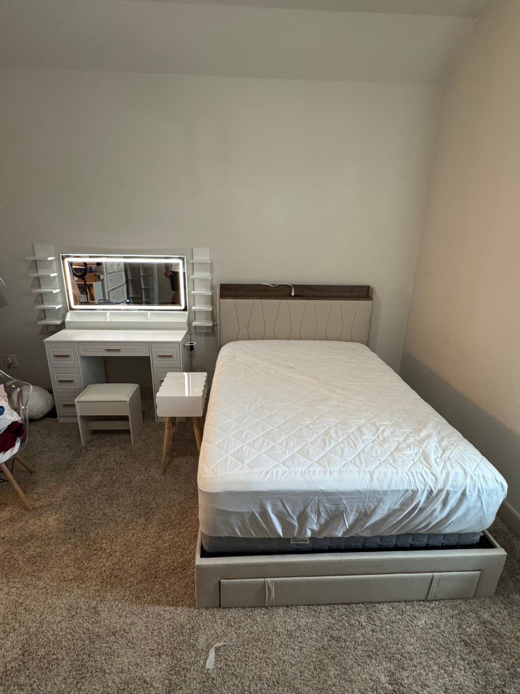 Furniture assembly 