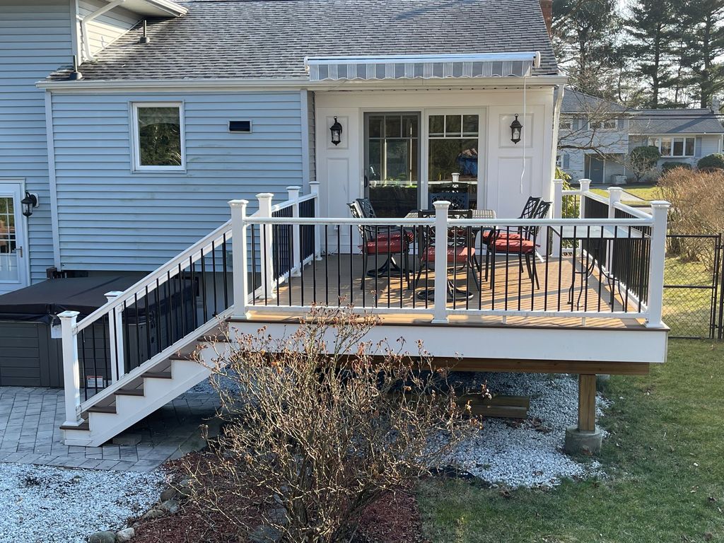 New deck construction with TimberTech composite de