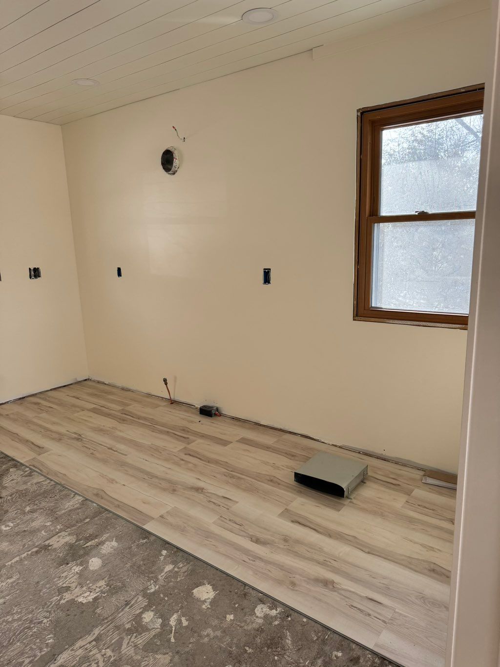 LVP floor installation 
