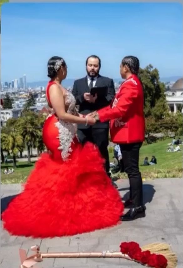 Pop up at Dolores Park, heart of The Mission (SF)