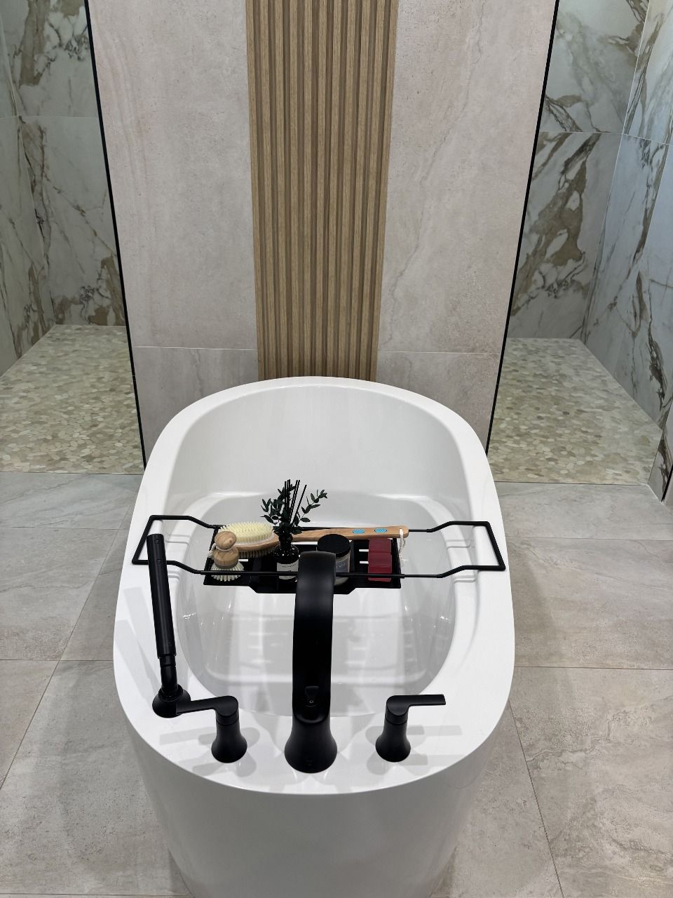Bathtub deep cleaned and sparkling in Tampa — read