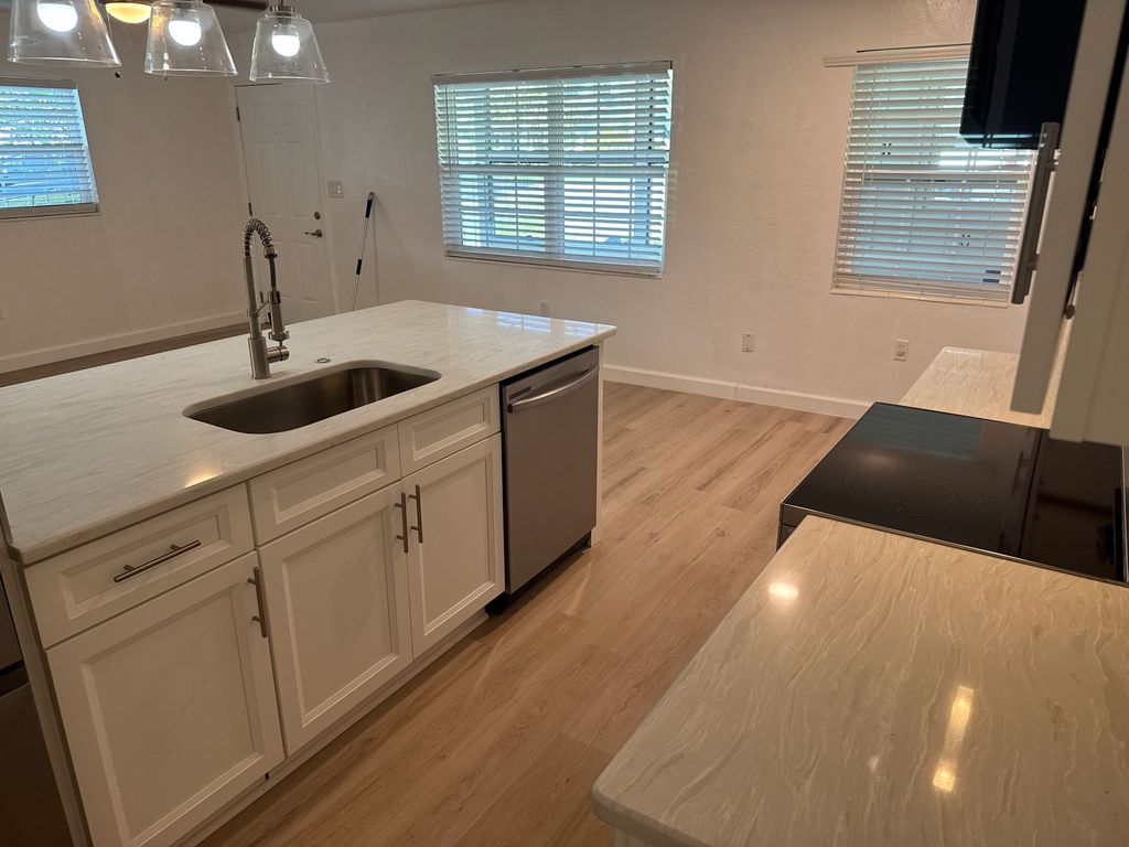 New Kitchen & Flooring