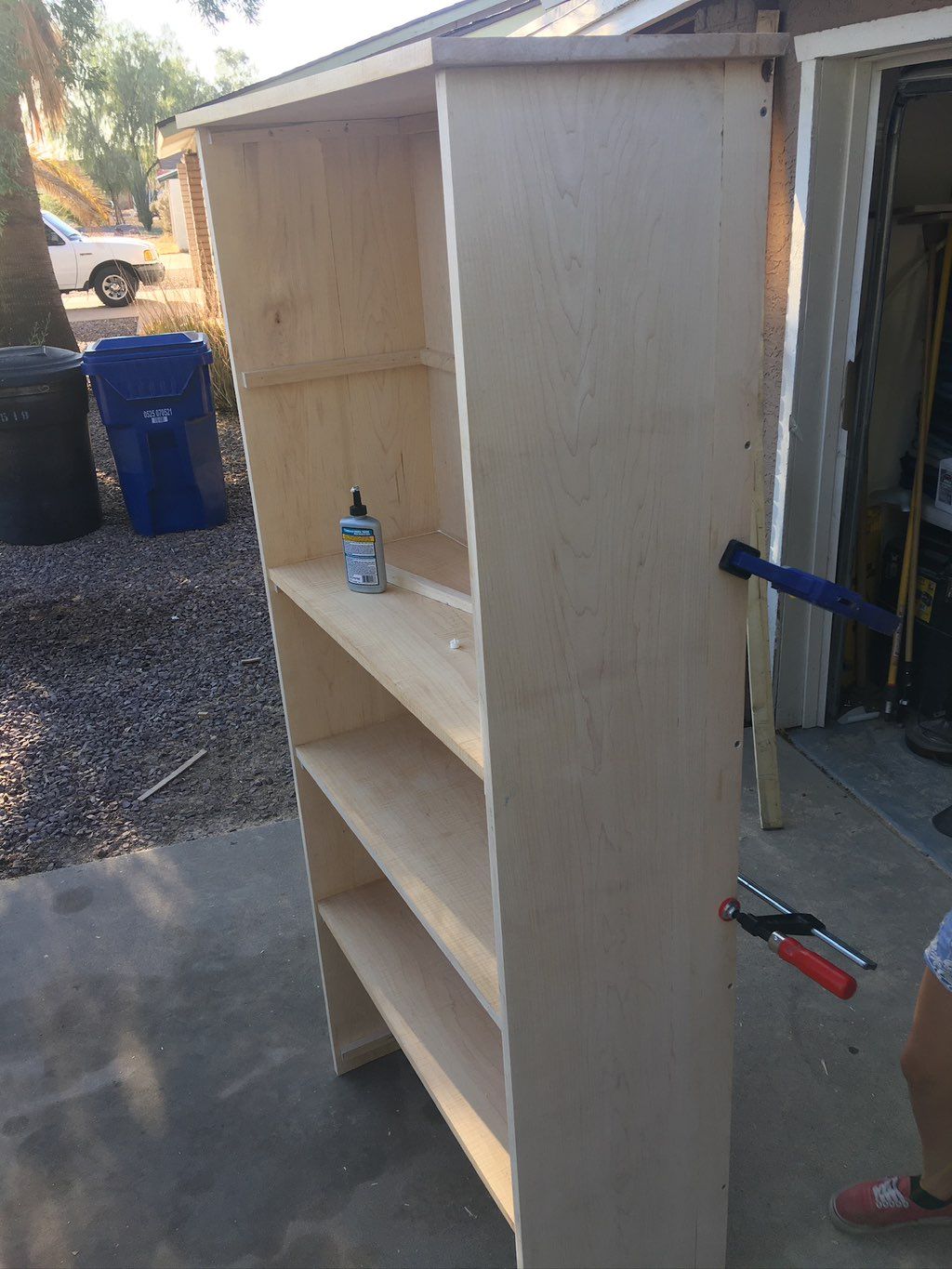 Custom wood shelves fabrication