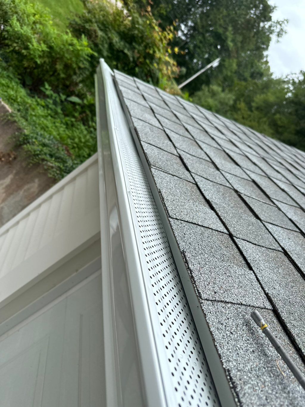 Gutters with new gutter guards ✅