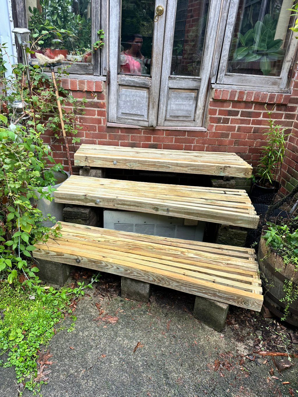 3rd small project for my neighbor. Steps for back 