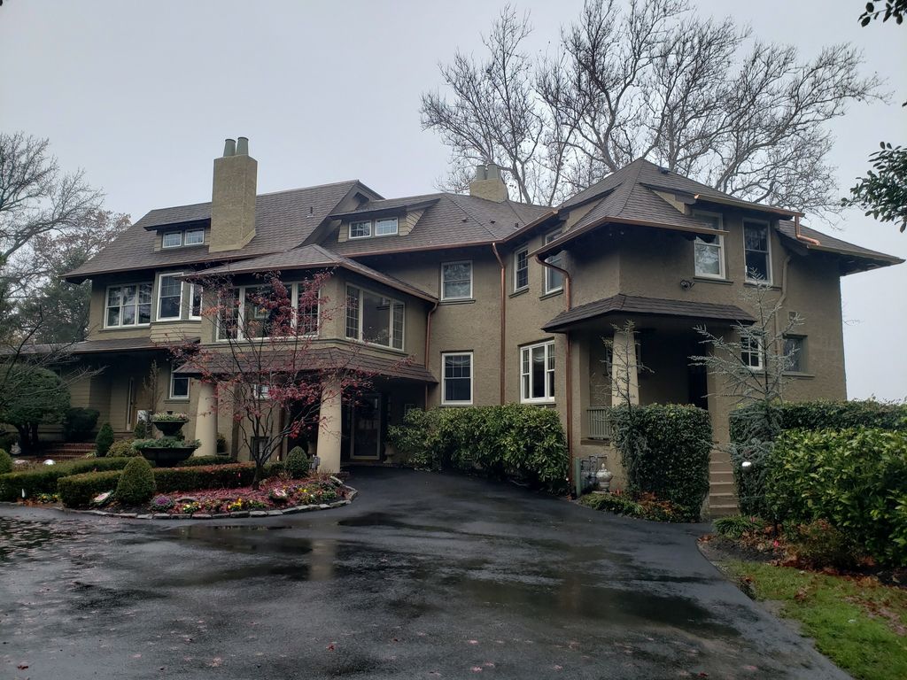 New copper gutters and spouts