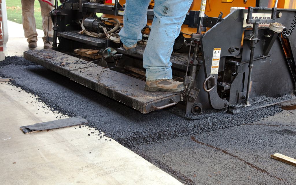 How much does it cost to install an asphalt driveway?