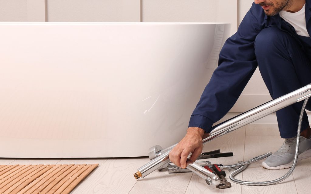 How much does it cost to replace a bathtub?