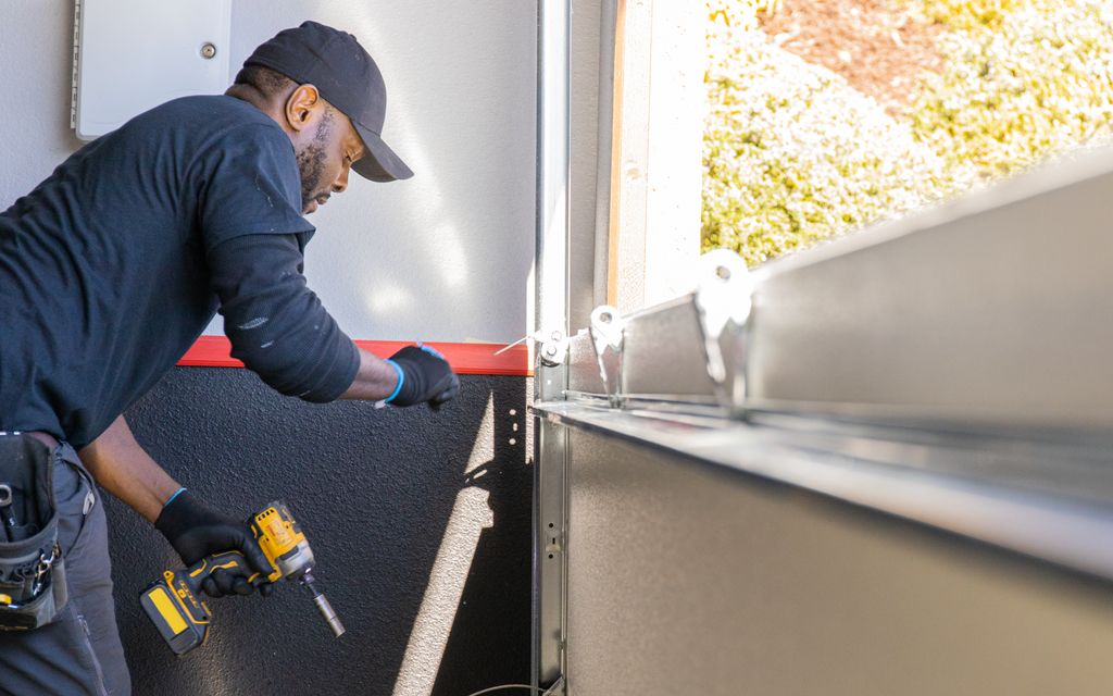 How much does it cost to add a garage?