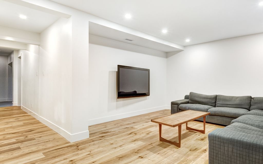 How much does it cost to finish a basement?