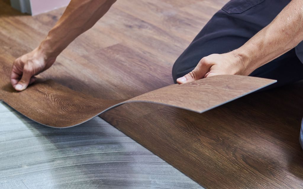 How much does it cost to install vinyl flooring?