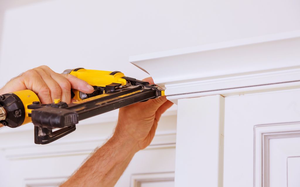 How much does it cost to install crown molding?