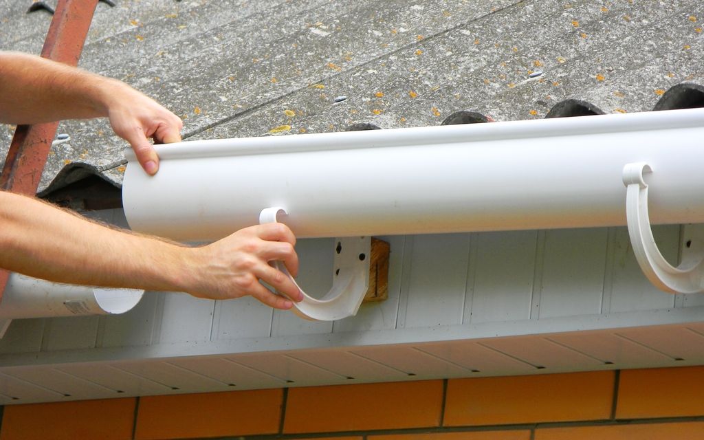 How much does it cost to install gutters?