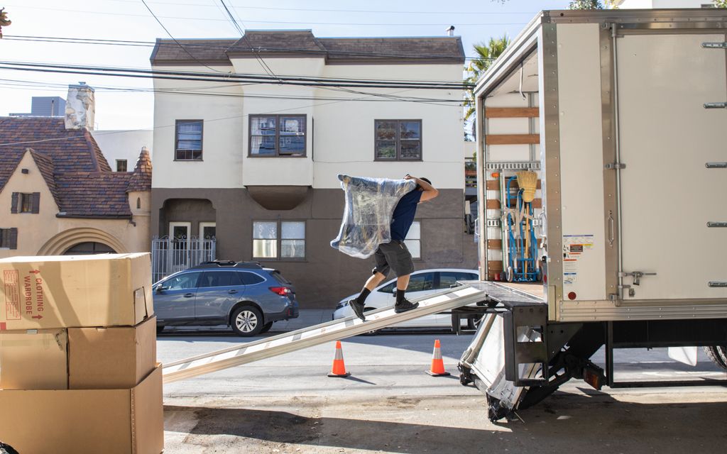 How much do long-distance movers cost?