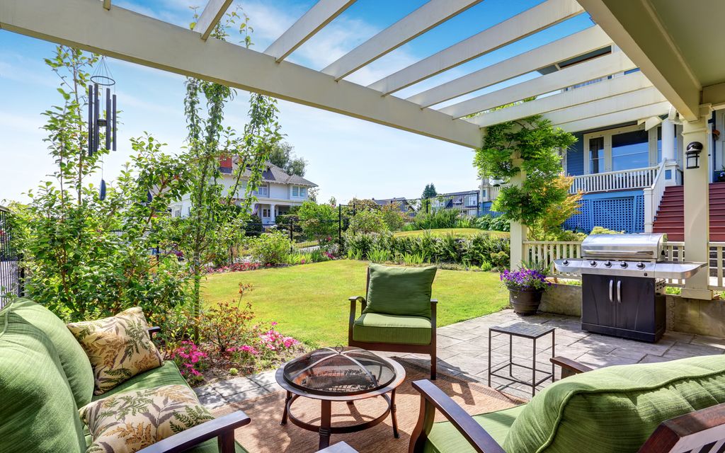 How much does it cost to install a patio cover?