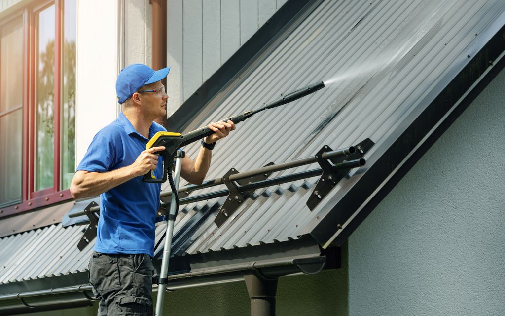 How much does roof cleaning cost?