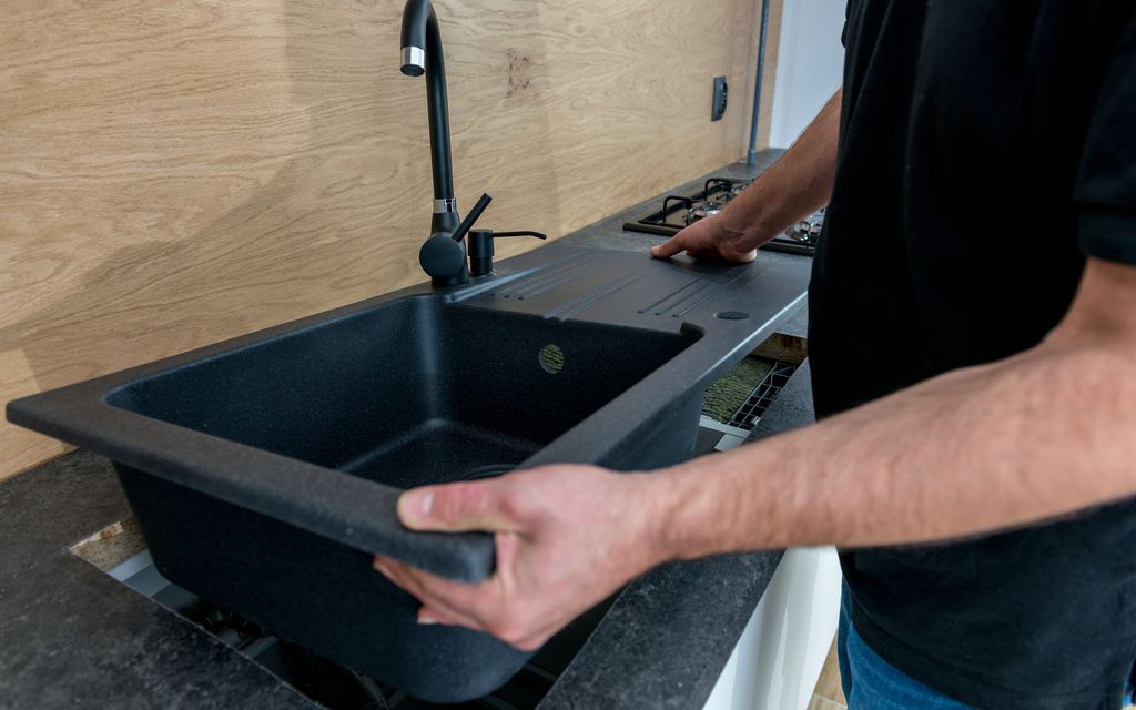 How much does it cost to install a sink?