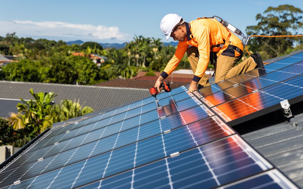 How much does it cost to install solar panels?