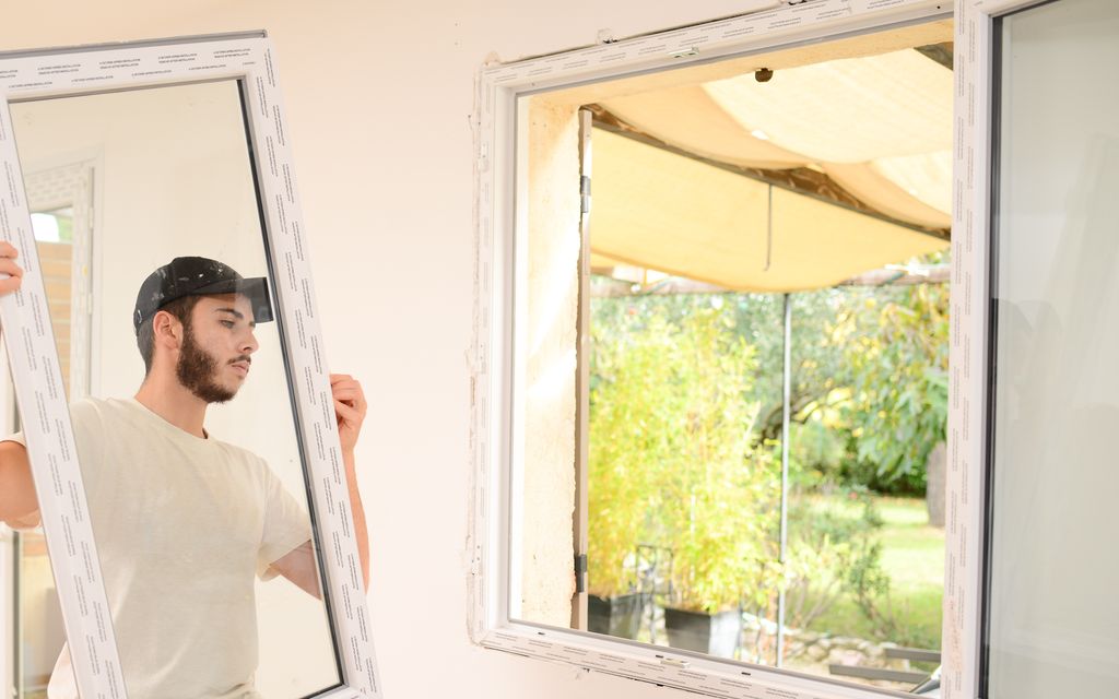 How much does it cost to replace a window?