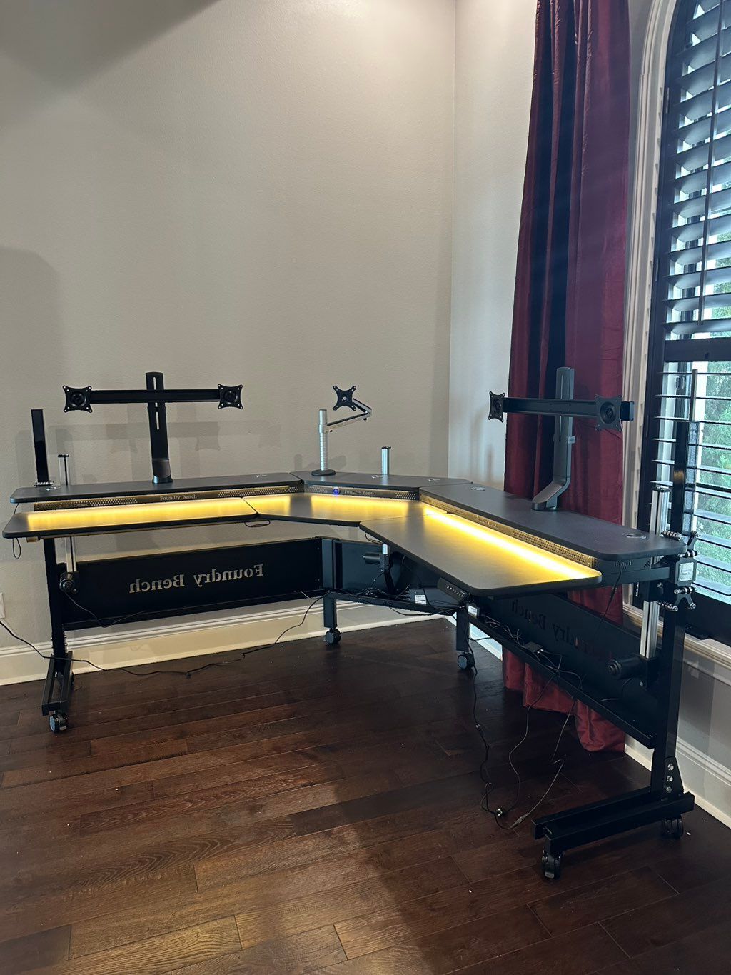 VersaDesk Foundry Bench