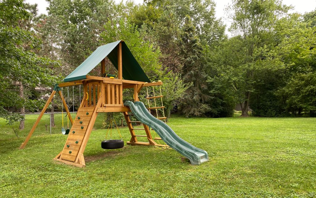 How much does playset installation cost?