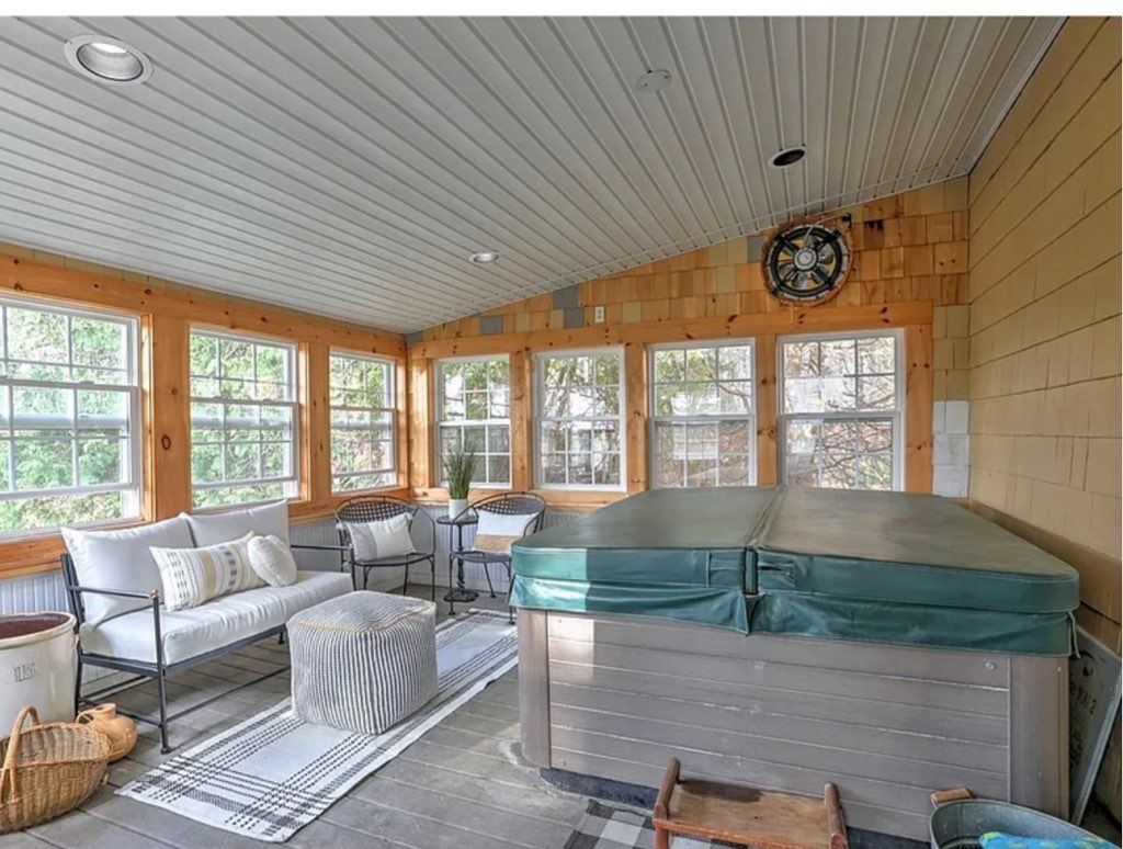 Sun porch before 