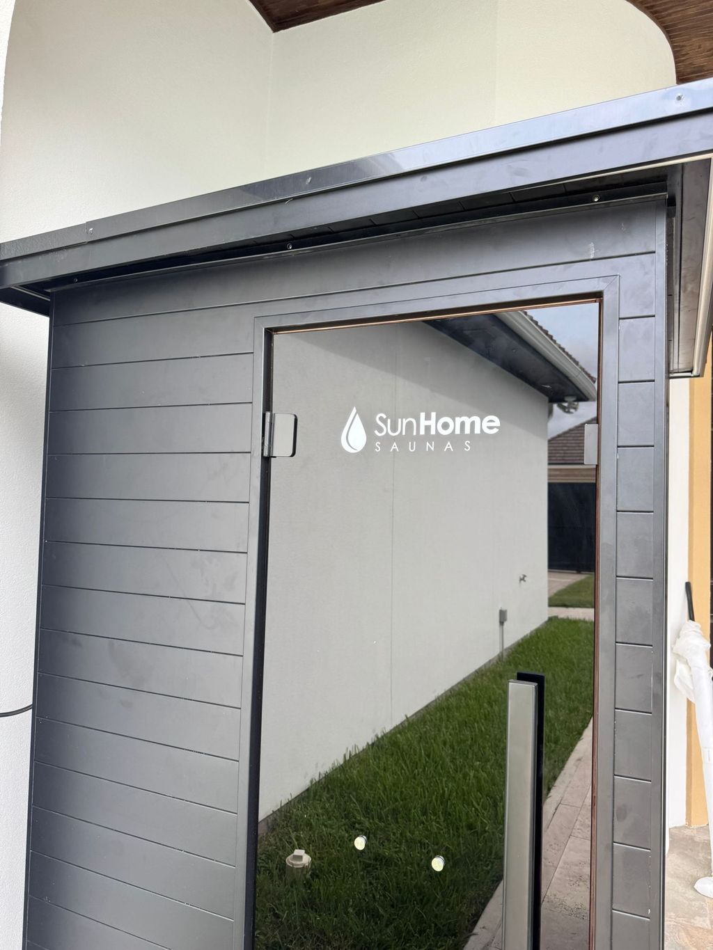 OUTDOOR SAUNA