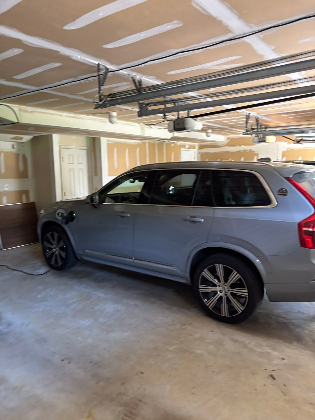 Garage Epoxy Floor and Paint (Before)