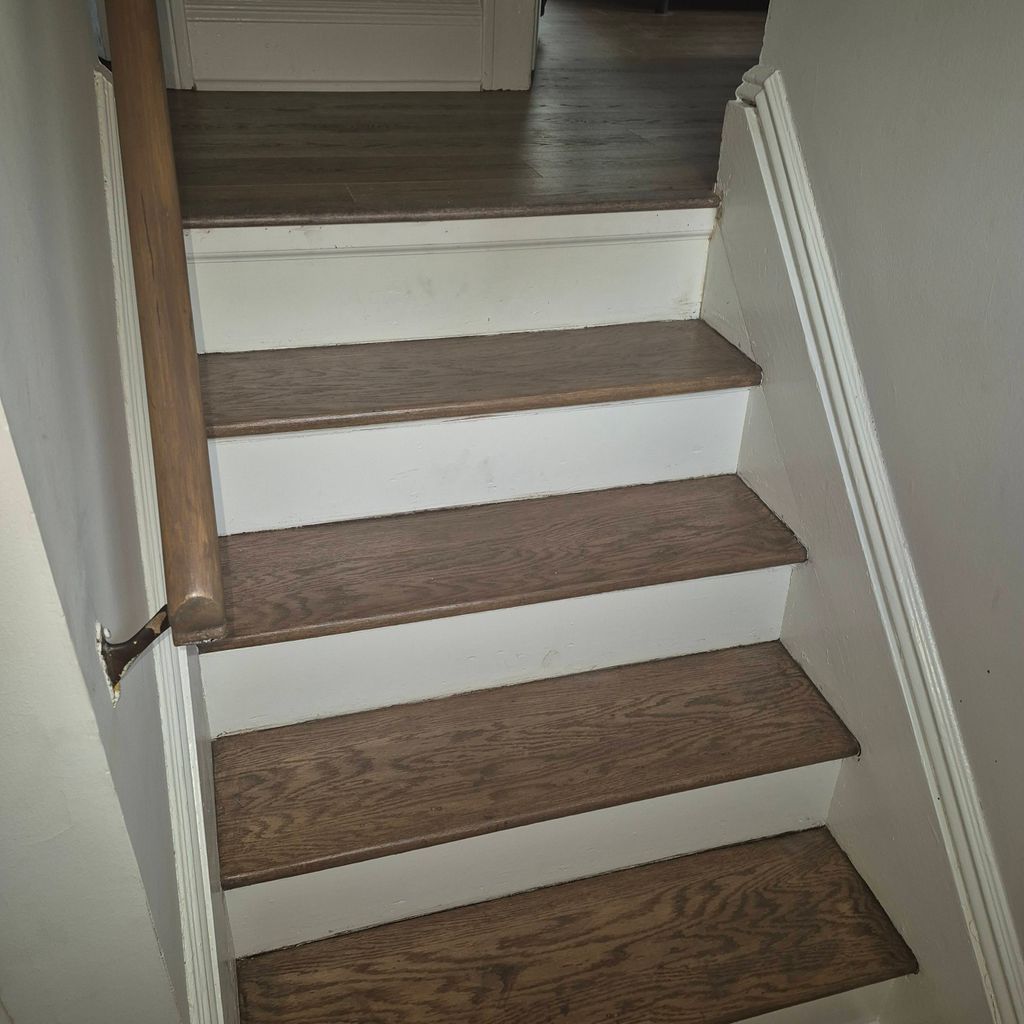 wood stairs 