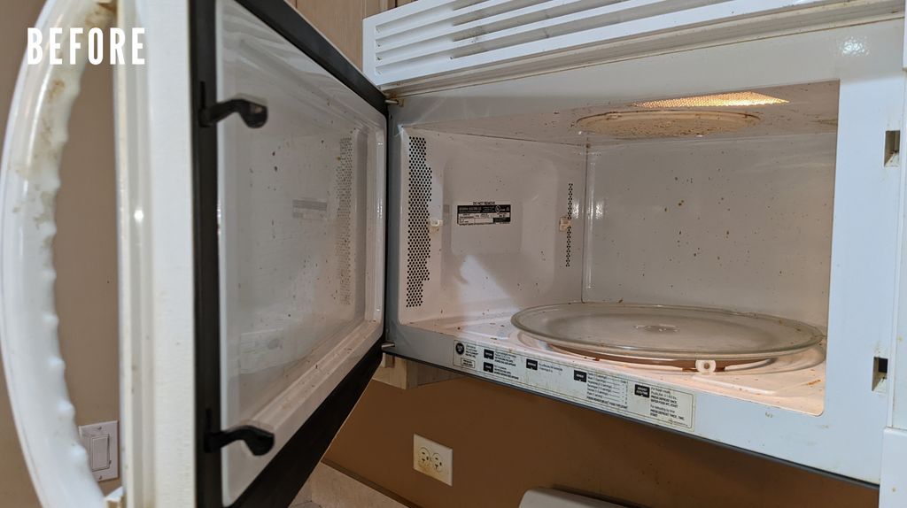 Microwave Cleaning – Before (Move-Out Service)