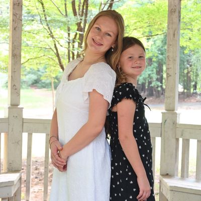 Avatar for Lilly & Rose Photography