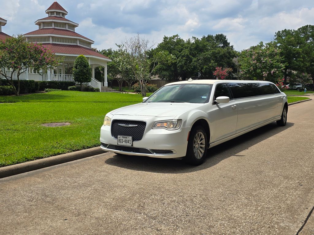8-10pax Chrysler Limo