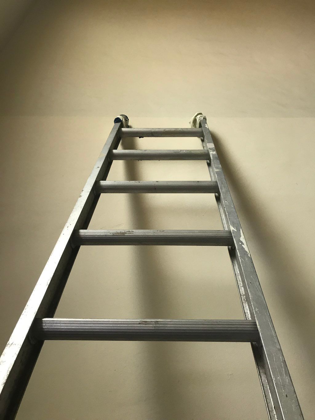 All bubbled paint on walls and ceiling re-skimmed/