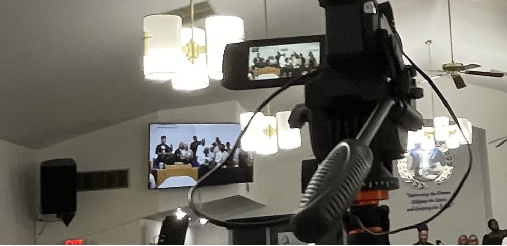 Connected Audio Video Platform to 7 monitors, 2 ca