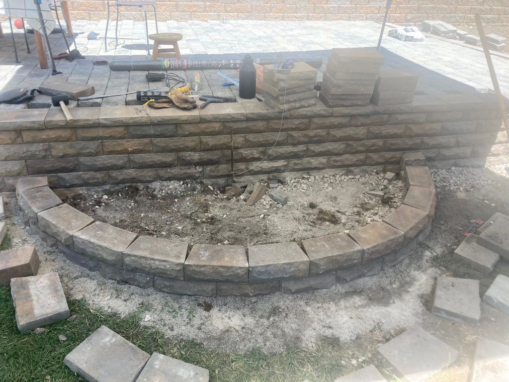 En este trabajo hicimos un patio de ladrillos con 