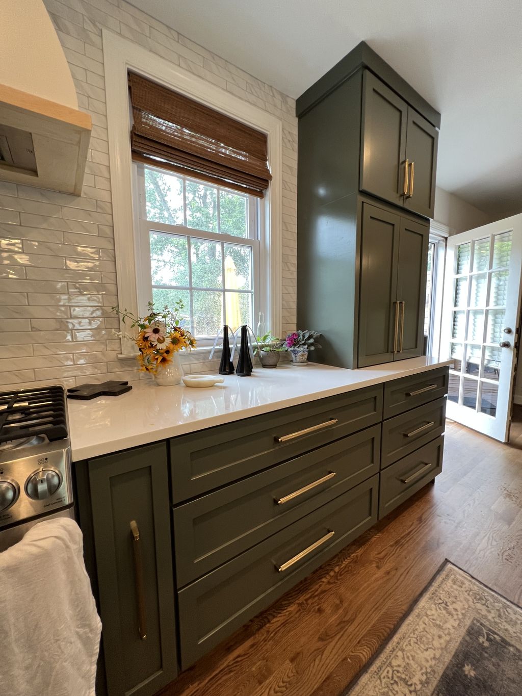 Overlay cabinet