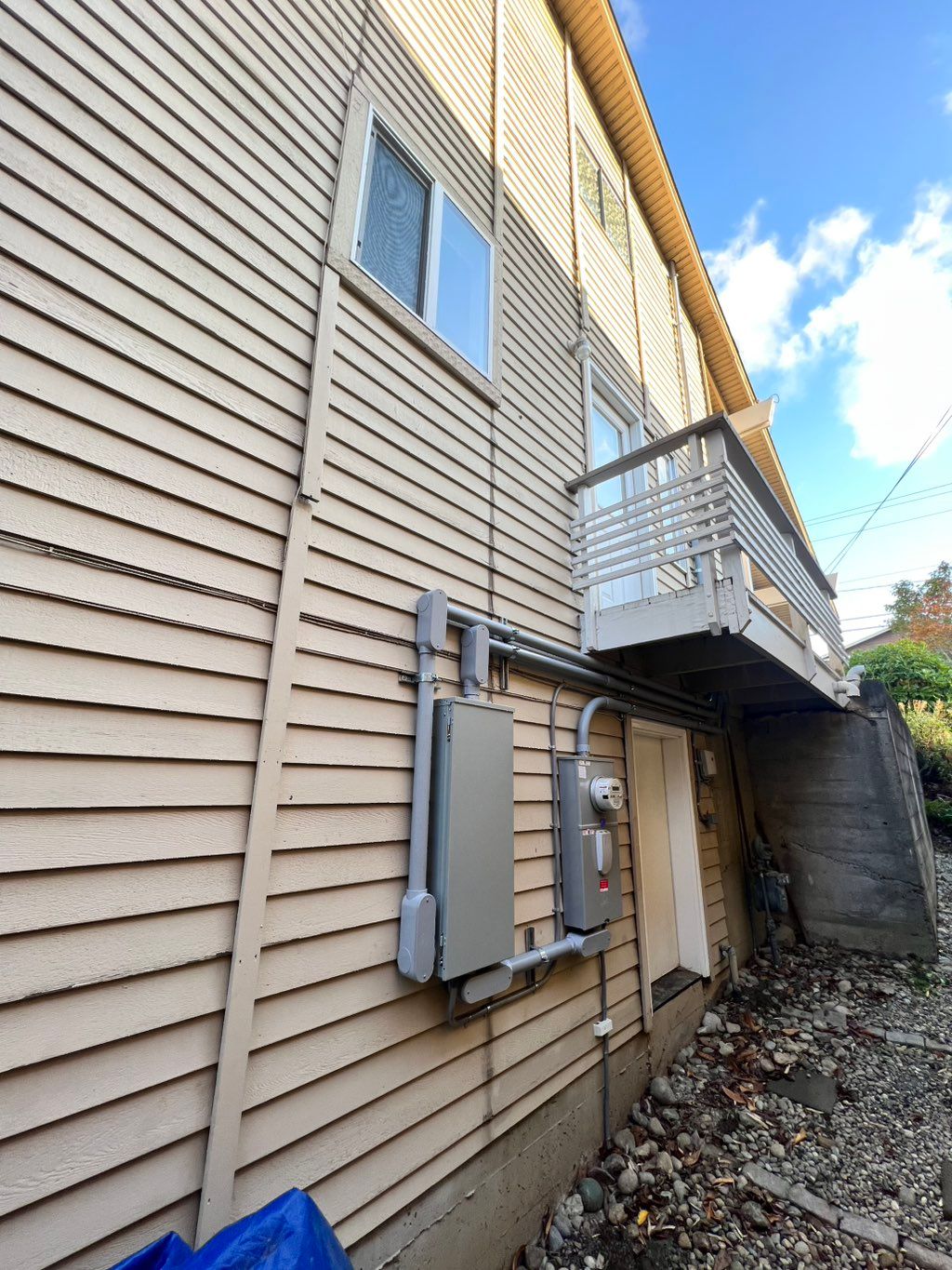 Exterior overhead 200 amp service upgrade