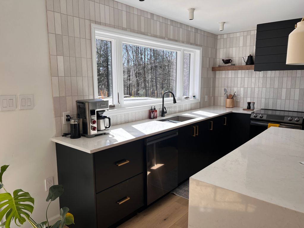 Custom Kitchen Installation: Subcontracted Counter
