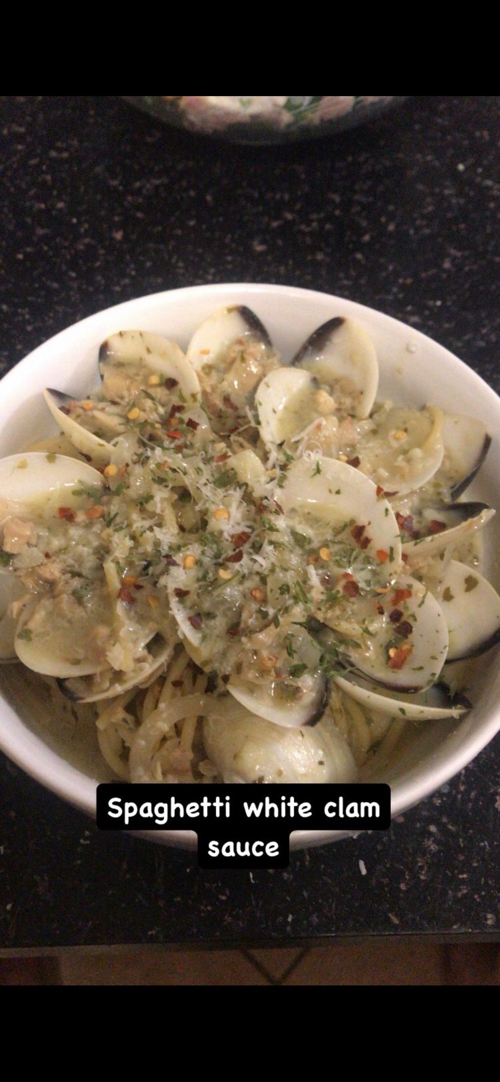 Spaghetti in White Clam Sauce