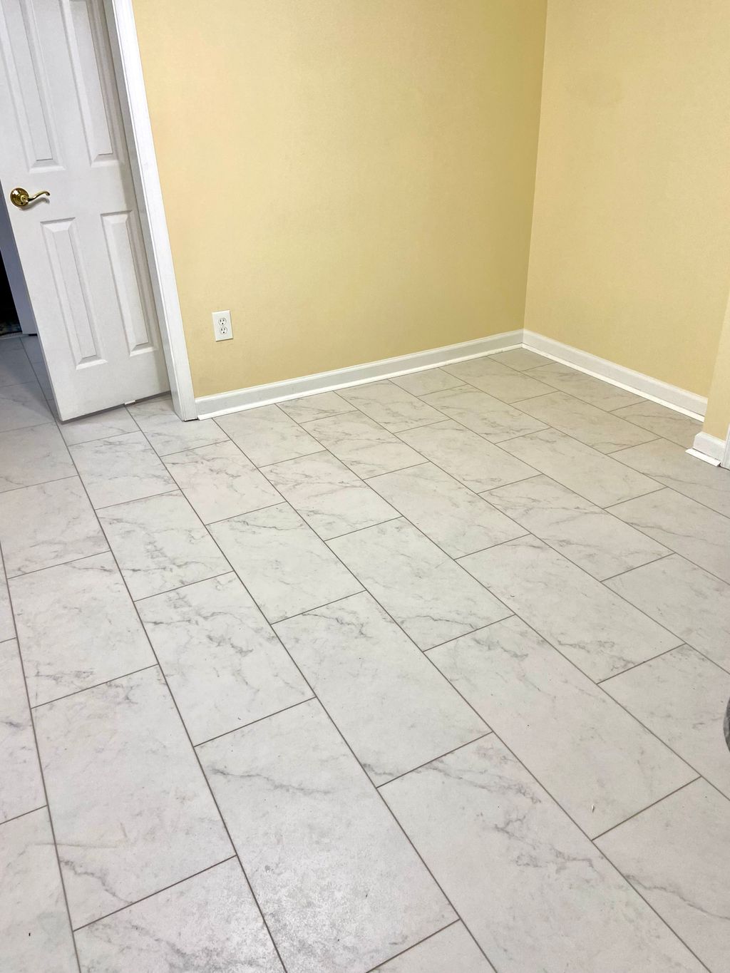 LVT - Redding Road Bianco Marble
