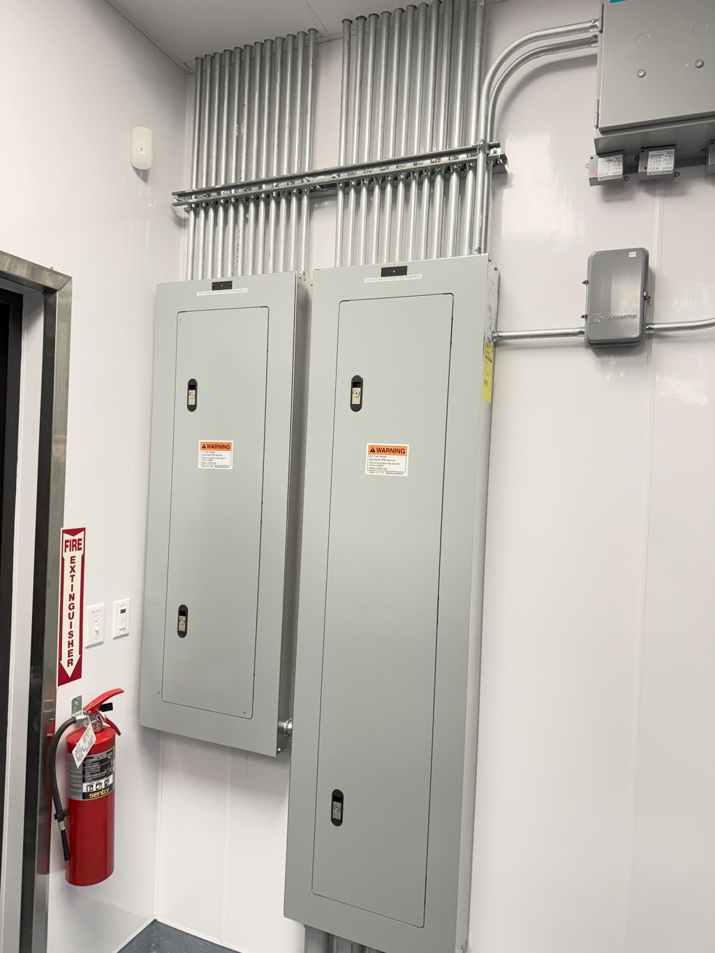 Dave's Hot Chicken - Electrical Panel's