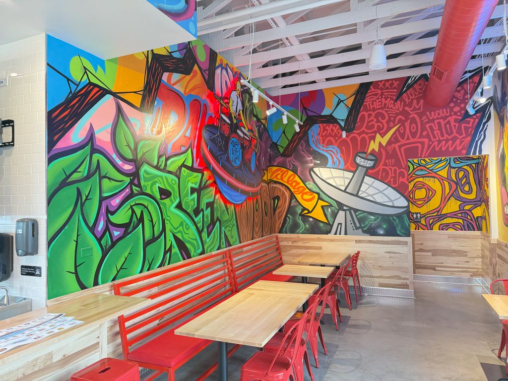 Dave's Hot Chicken - Inside 