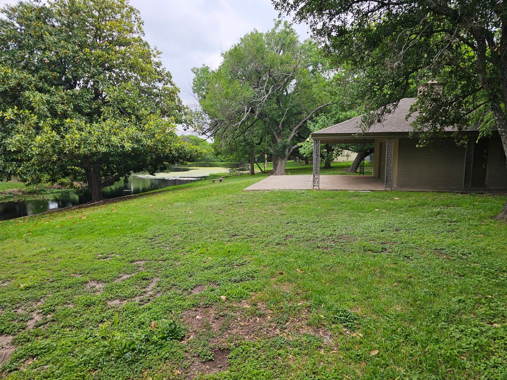 Condo Complex grounds maintenance